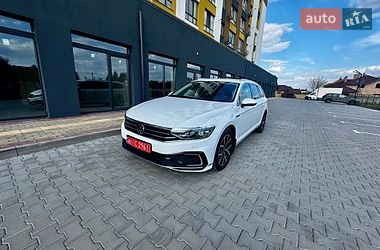Ціни Volkswagen Passat Гібрид (PHEV)