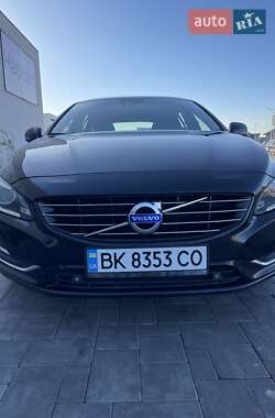 Цены Volvo V60 Гибрид (PHEV)