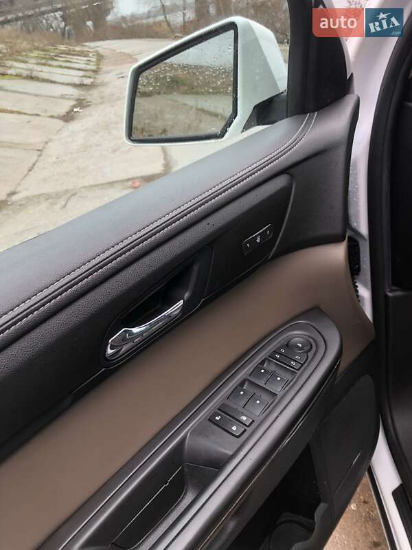 Внедорожник / Кроссовер GMC Acadia 2016 в Киеве