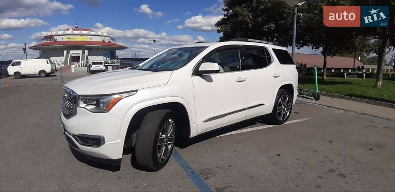 Внедорожник / Кроссовер GMC Acadia 2016 в Днепре