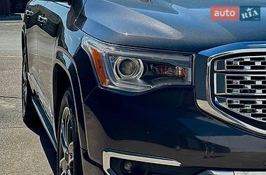 Внедорожник / Кроссовер GMC Acadia 2017 в Киеве
