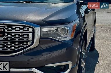Внедорожник / Кроссовер GMC Acadia 2017 в Киеве