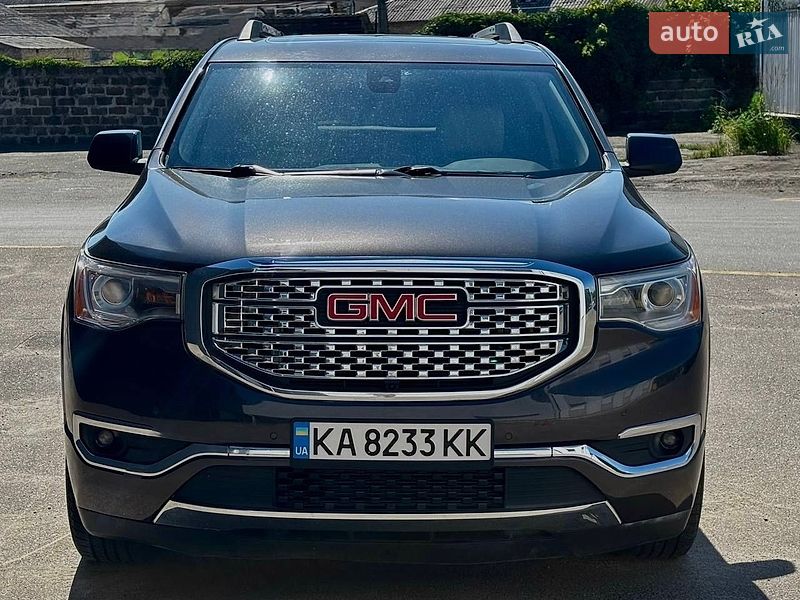 Внедорожник / Кроссовер GMC Acadia 2017 в Киеве