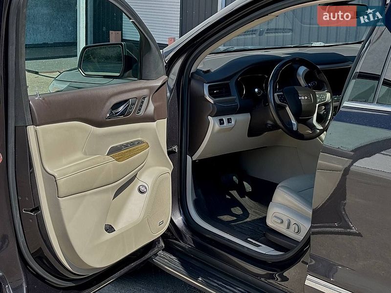 Внедорожник / Кроссовер GMC Acadia 2017 в Киеве