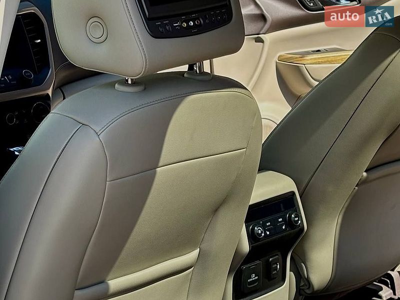 Внедорожник / Кроссовер GMC Acadia 2017 в Киеве