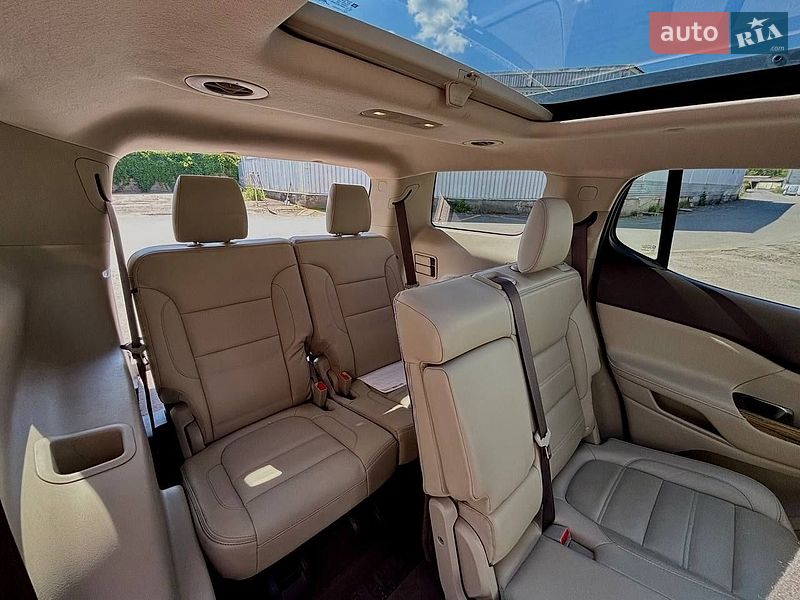Внедорожник / Кроссовер GMC Acadia 2017 в Киеве