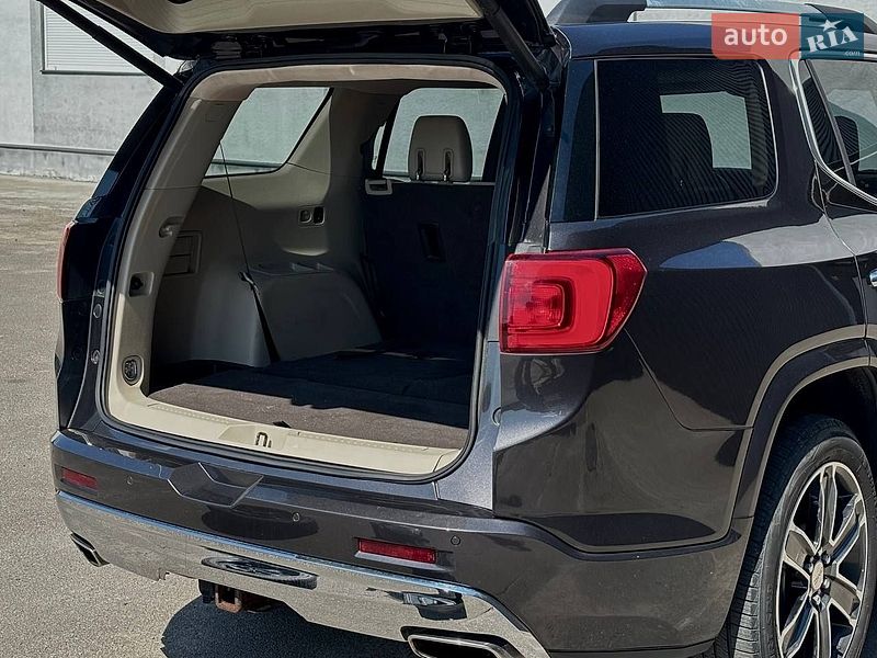Внедорожник / Кроссовер GMC Acadia 2017 в Киеве