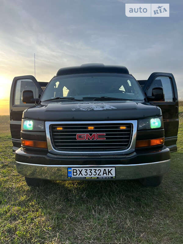 GMC Savana