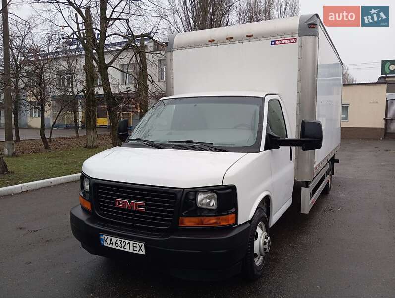 GMC Savana
