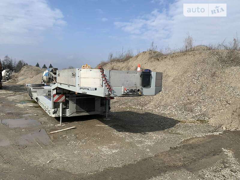 Низкорамная платформа Goldhofer STZ