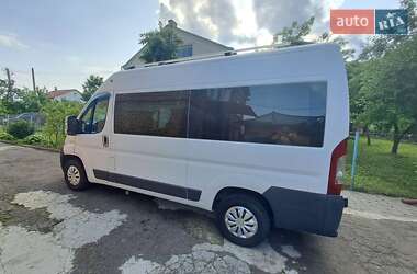 Характеристики Peugeot Boxer Вантажопасажирський фургон