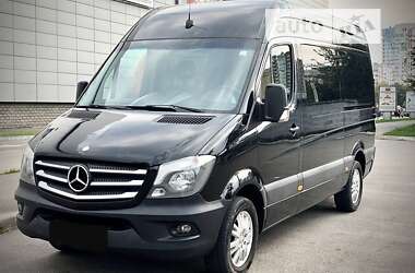 Характеристики Mercedes-Benz Sprinter Вантажопасажирський фургон