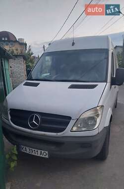 Характеристики Mercedes-Benz Sprinter Вантажопасажирський фургон