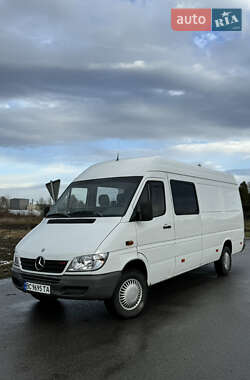 Характеристики Mercedes-Benz Sprinter Вантажопасажирський фургон