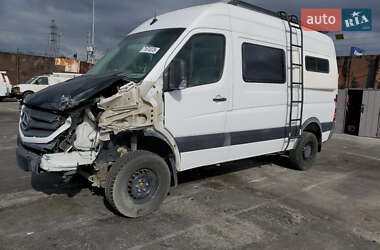 Характеристики Mercedes-Benz Sprinter Вантажопасажирський фургон