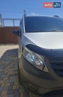 Характеристики Mercedes-Benz Vito Грузопассажирский фургон