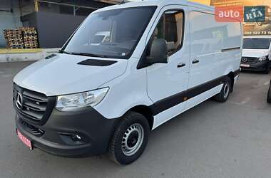 Характеристики Mercedes-Benz Sprinter Грузовой фургон