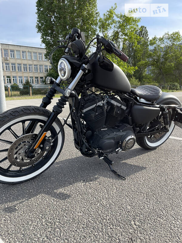 Боббер Harley-Davidson 883 Iron