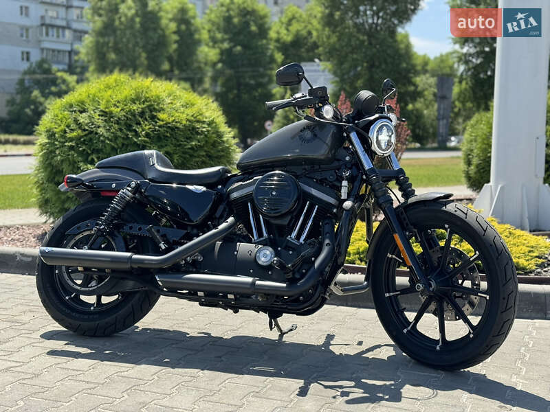 Harley-Davidson 883 Iron