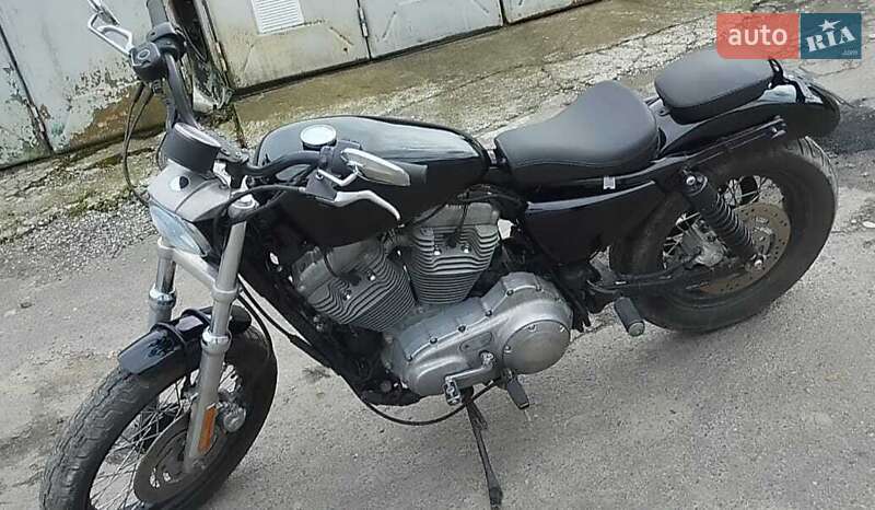 Мотоцикл Классік Harley-Davidson 883 Iron