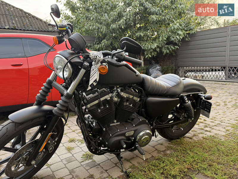 Harley-Davidson 883 Iron