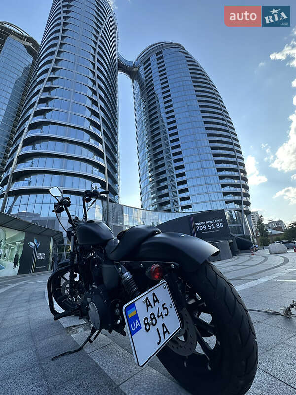 Мото Harley-Davidson 883 Iron