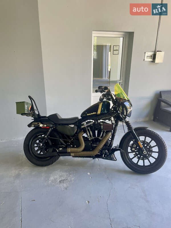 Мотоцикл Кастом Harley-Davidson 883 Iron