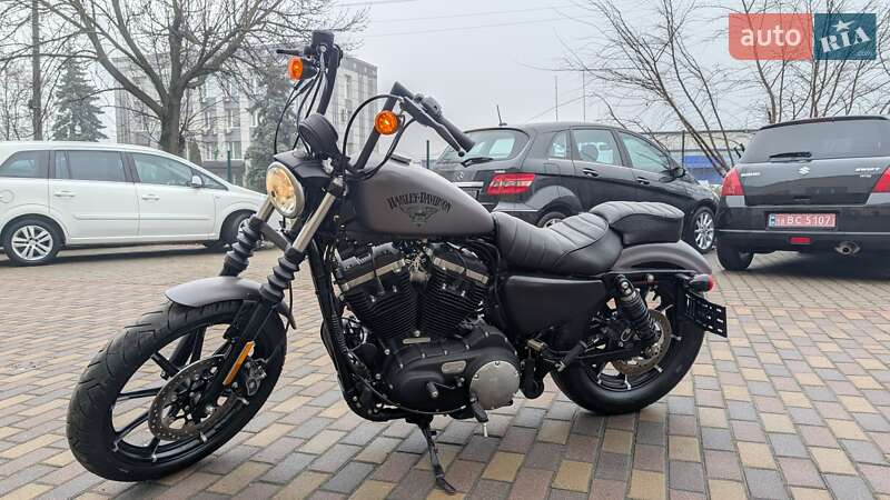 Мотоцикл Чоппер Harley-Davidson 883 Iron