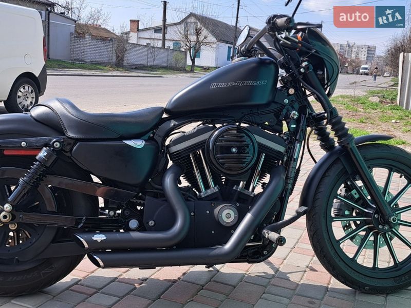 Мотоцикл Классик Harley-Davidson 883 Iron