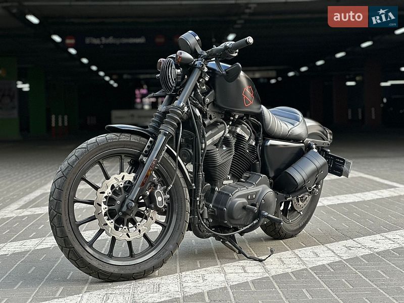Harley-Davidson 883 Iron