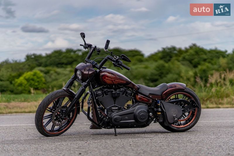 Боббер Harley-Davidson Breakout