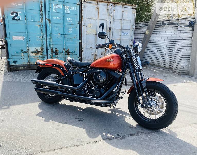 Мотоцикл Чоппер Harley-Davidson Cross Bones