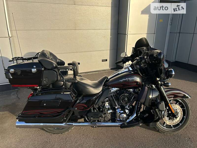 Мото Harley-Davidson CVO Limited