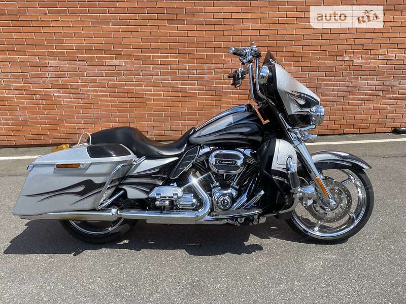 Harley-Davidson CVO Street Glide