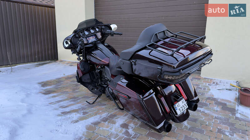 Мотоцикл Круізер Harley-Davidson CVO Street Glide
