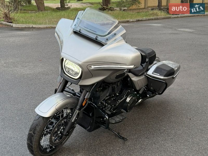 Harley-Davidson CVO Street Glide