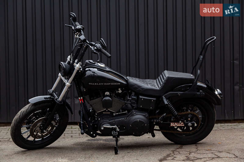 Мотоцикл Круізер Harley-Davidson Dyna Super Glide