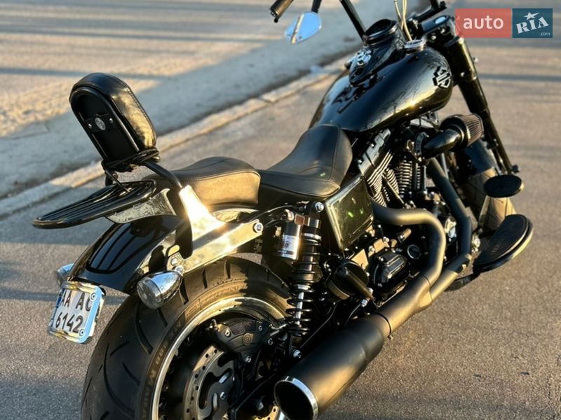 Мотоцикл Чоппер Harley-Davidson Dyna