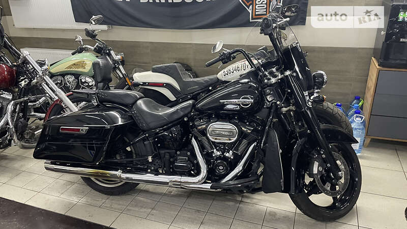 Мотоцикл Классік Harley-Davidson FLHCS