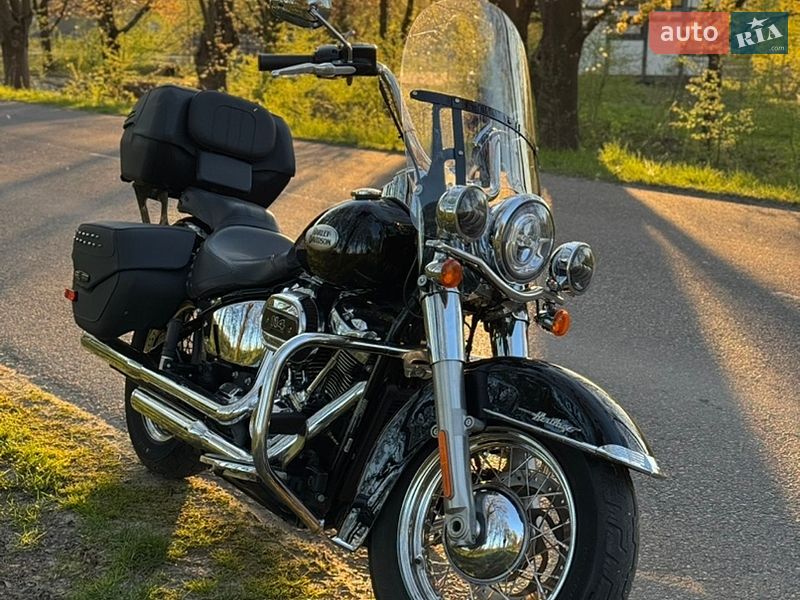 Мотоцикл Круізер Harley-Davidson FLHCS