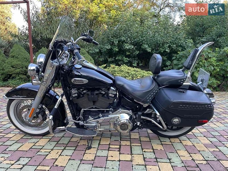 Мотоцикл Чоппер Harley-Davidson FLHCS