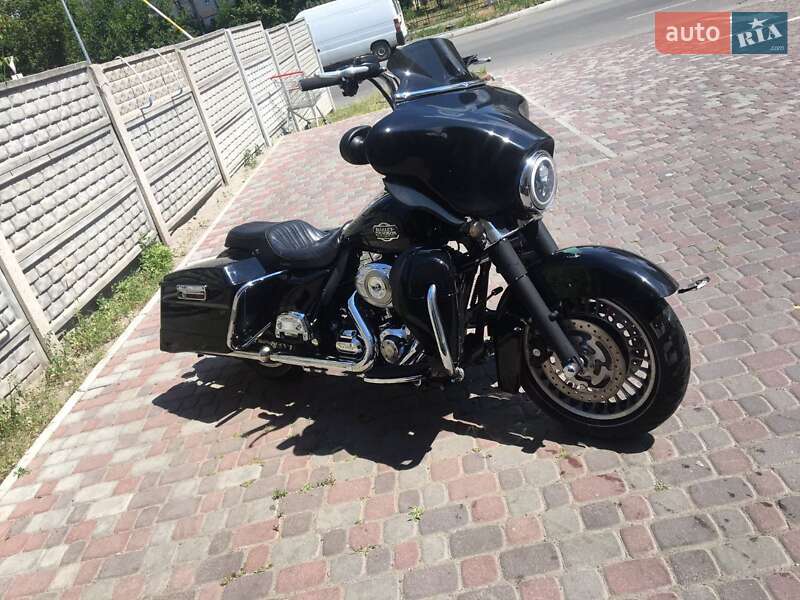 Harley-Davidson FLHTC