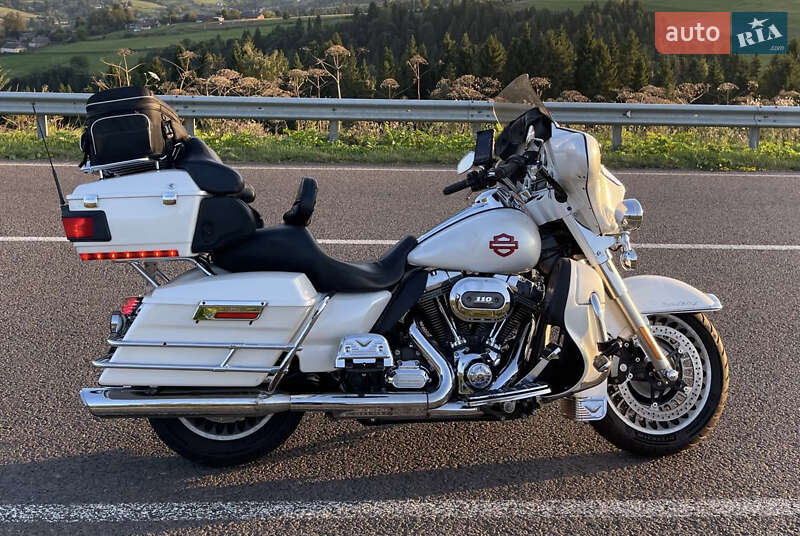 Мотоцикл Туризм Harley-Davidson FLHTC