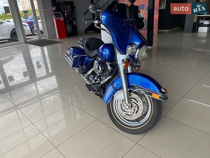 Боббер Harley-Davidson FLHTC