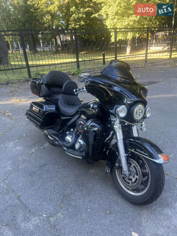 Мотоцикл Круізер Harley-Davidson FLHTCU Ultra Classic Electra Glide