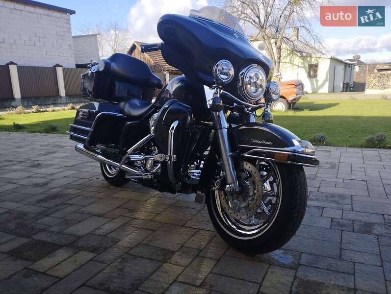 Мотоцикл Круизер Harley-Davidson FLHTCU Ultra Classic Electra Glide