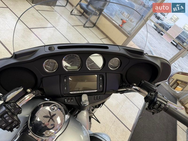 Мотоцикл Чоппер Harley-Davidson FLHTCU Ultra Classic Electra Glide