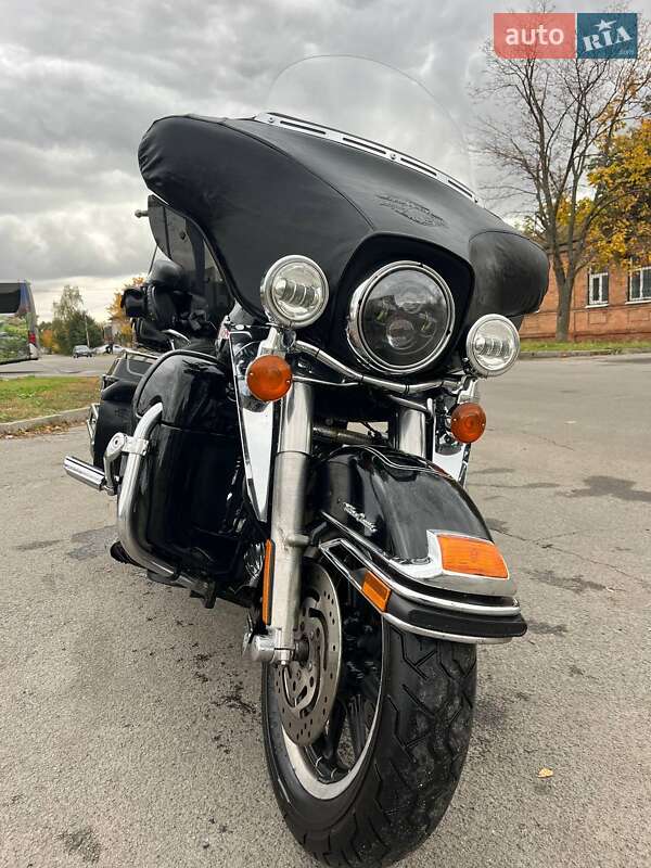 Мото Harley-Davidson FLHTCUI