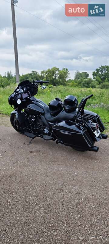 Harley-Davidson FLHTK