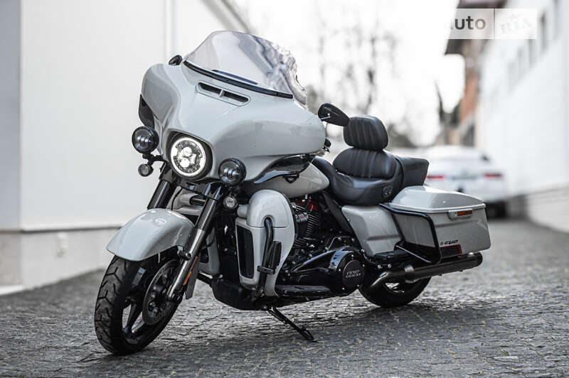 Мотоцикл Круізер Harley-Davidson FLHTKSE